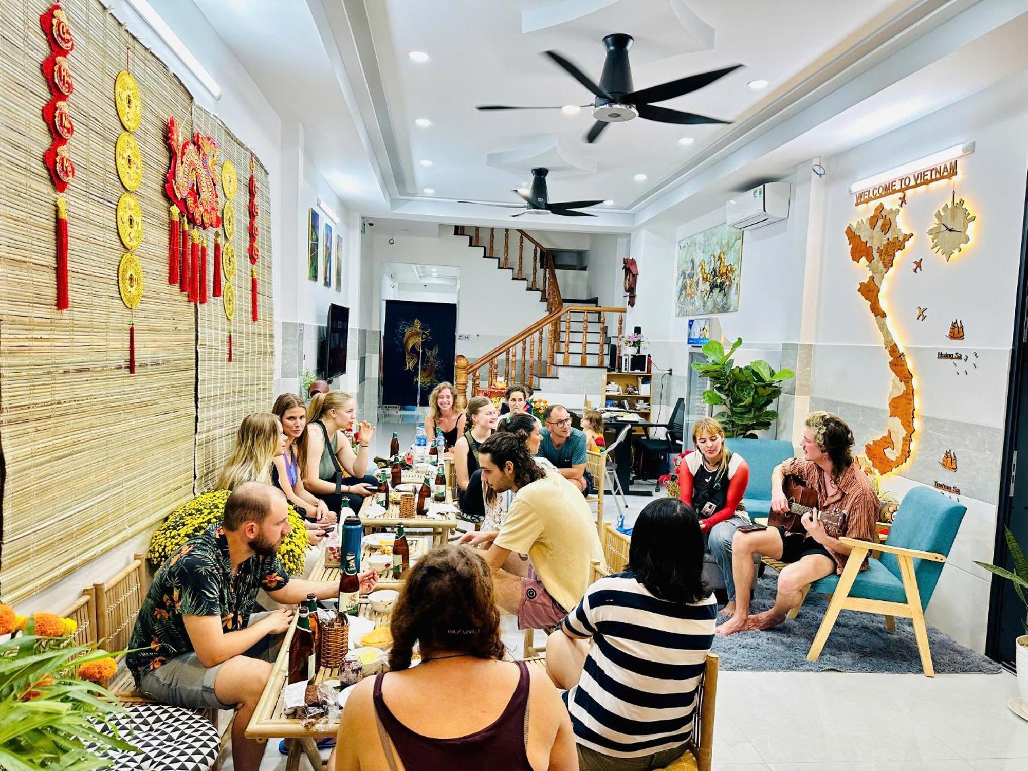 Aloha Saigon Premium Hostel By Local Travel Experts - Newly Opened, Less-Touristy Location, Spacious Rooms, Glass Shower Bathroom, Free Breakfast & Walking Tour Ho Şi Min Dış mekan fotoğraf