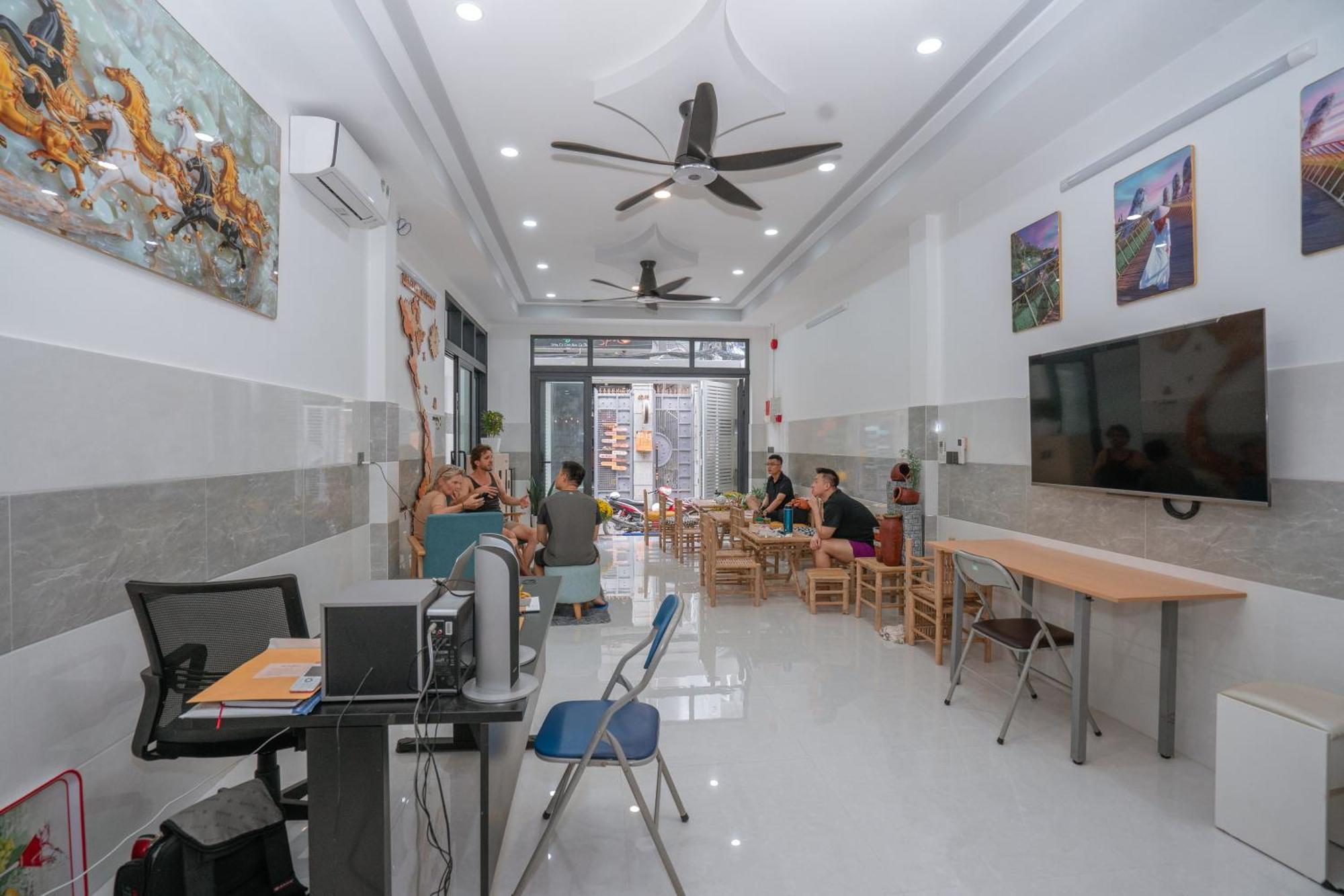 Aloha Saigon Premium Hostel By Local Travel Experts - Newly Opened, Less-Touristy Location, Spacious Rooms, Glass Shower Bathroom, Free Breakfast & Walking Tour Ho Şi Min Dış mekan fotoğraf