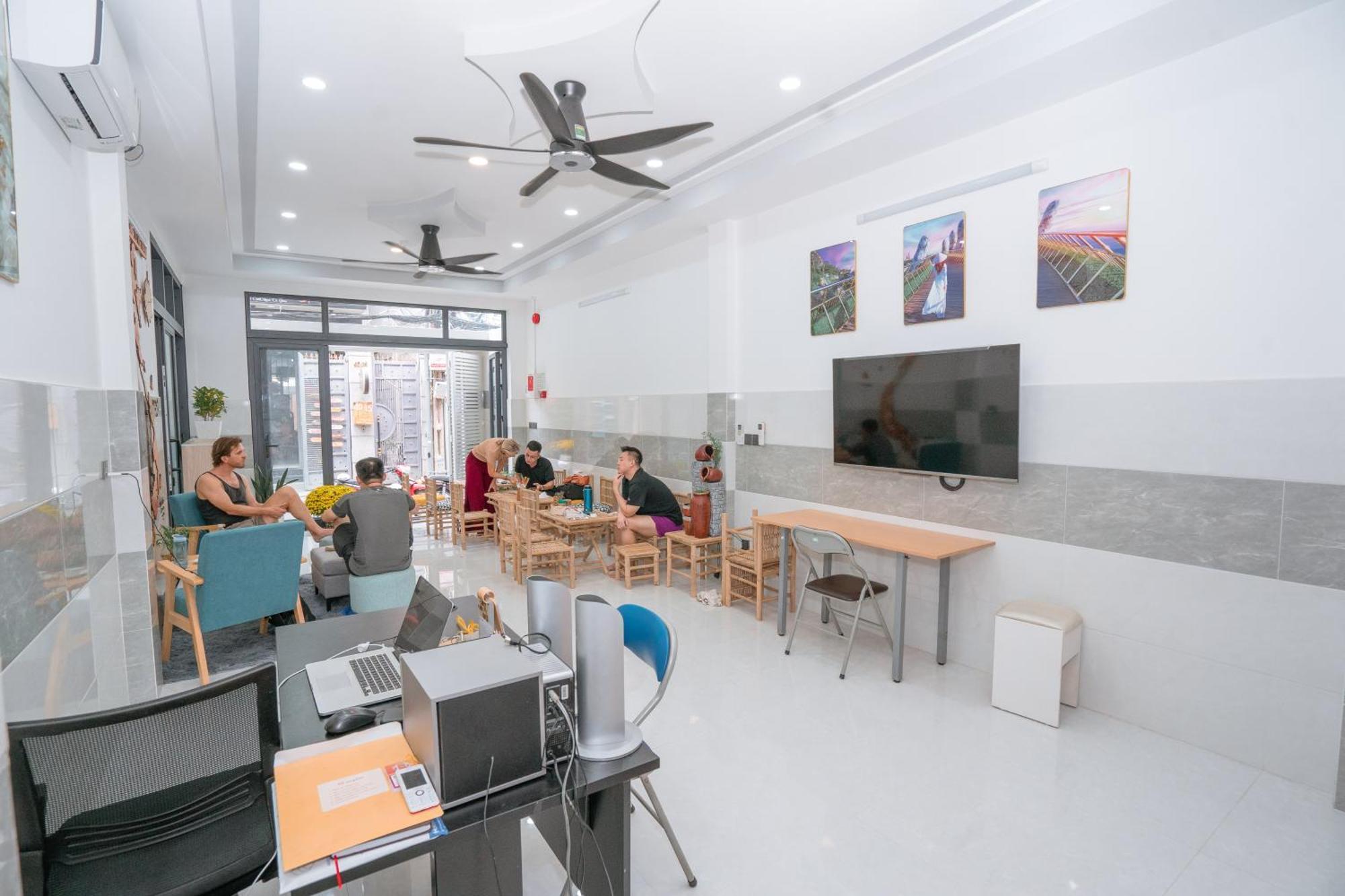 Aloha Saigon Premium Hostel By Local Travel Experts - Newly Opened, Less-Touristy Location, Spacious Rooms, Glass Shower Bathroom, Free Breakfast & Walking Tour Ho Şi Min Dış mekan fotoğraf