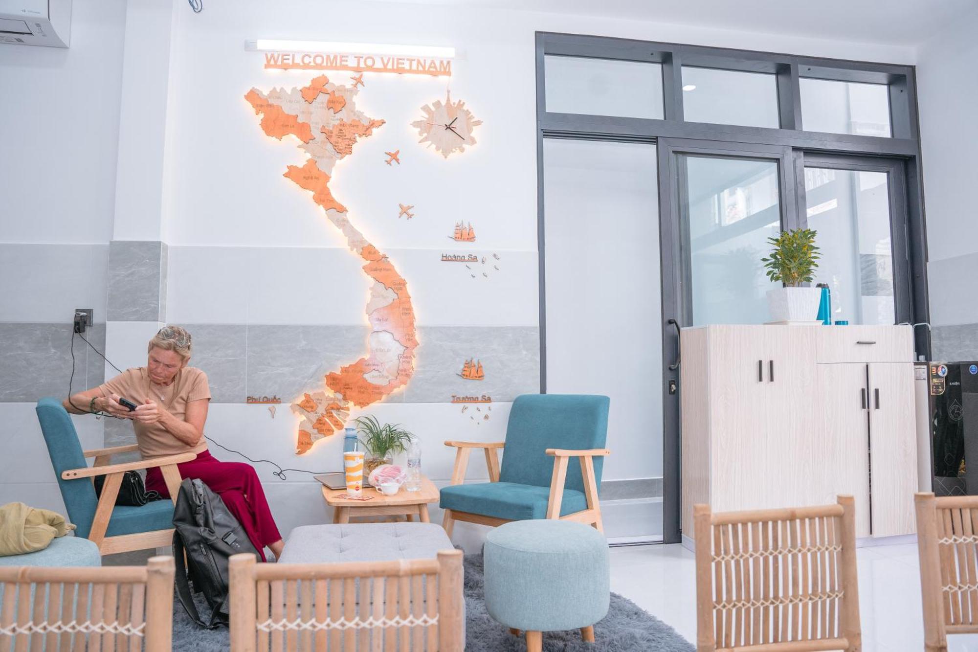 Aloha Saigon Premium Hostel By Local Travel Experts - Newly Opened, Less-Touristy Location, Spacious Rooms, Glass Shower Bathroom, Free Breakfast & Walking Tour Ho Şi Min Dış mekan fotoğraf